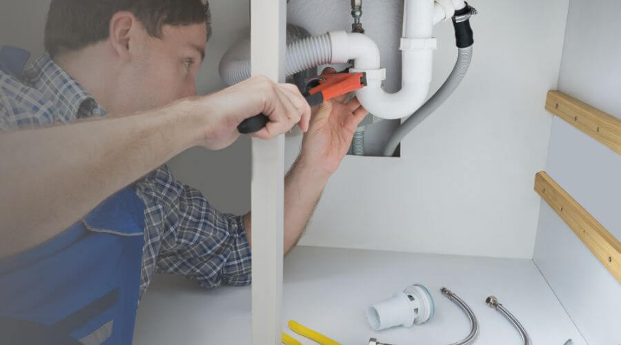 Expert burst pipe repair services in Delta, IA